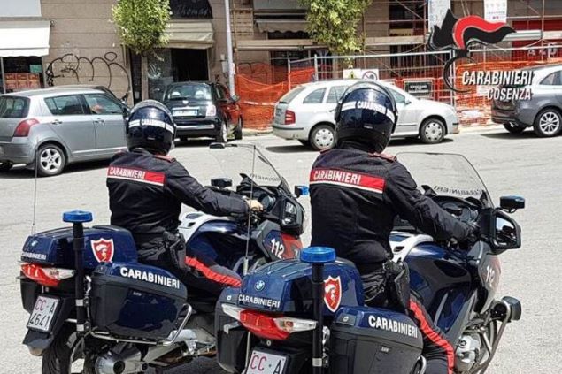 Segue la ex nonostante il divieto di avvicinamento, arrestato