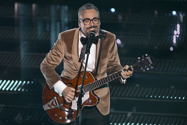 epa11889510 Italian singer Brunori Sas performs on stage at the Ariston theatre during the 75th Sanremo Italian Song Festival, in Sanremo, Italy, 11 February 2025. The music festival runs from 11 to 15 February 2025.  EPA/ETTORE FERRARI