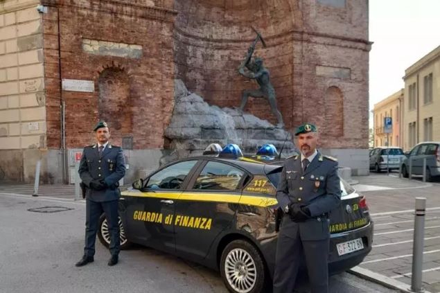 Estorsioni a imprenditore, confiscati beni per 1,8 milioni