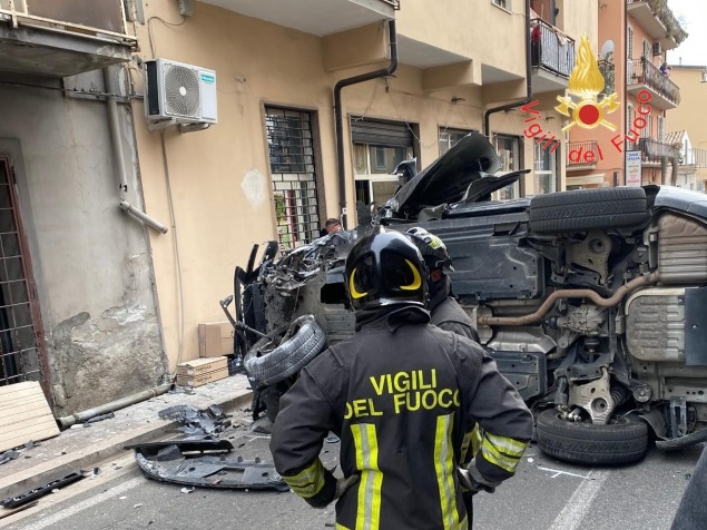 Lamezia. Incidente stradale su via delle Terme, ferita una donna e due bambine